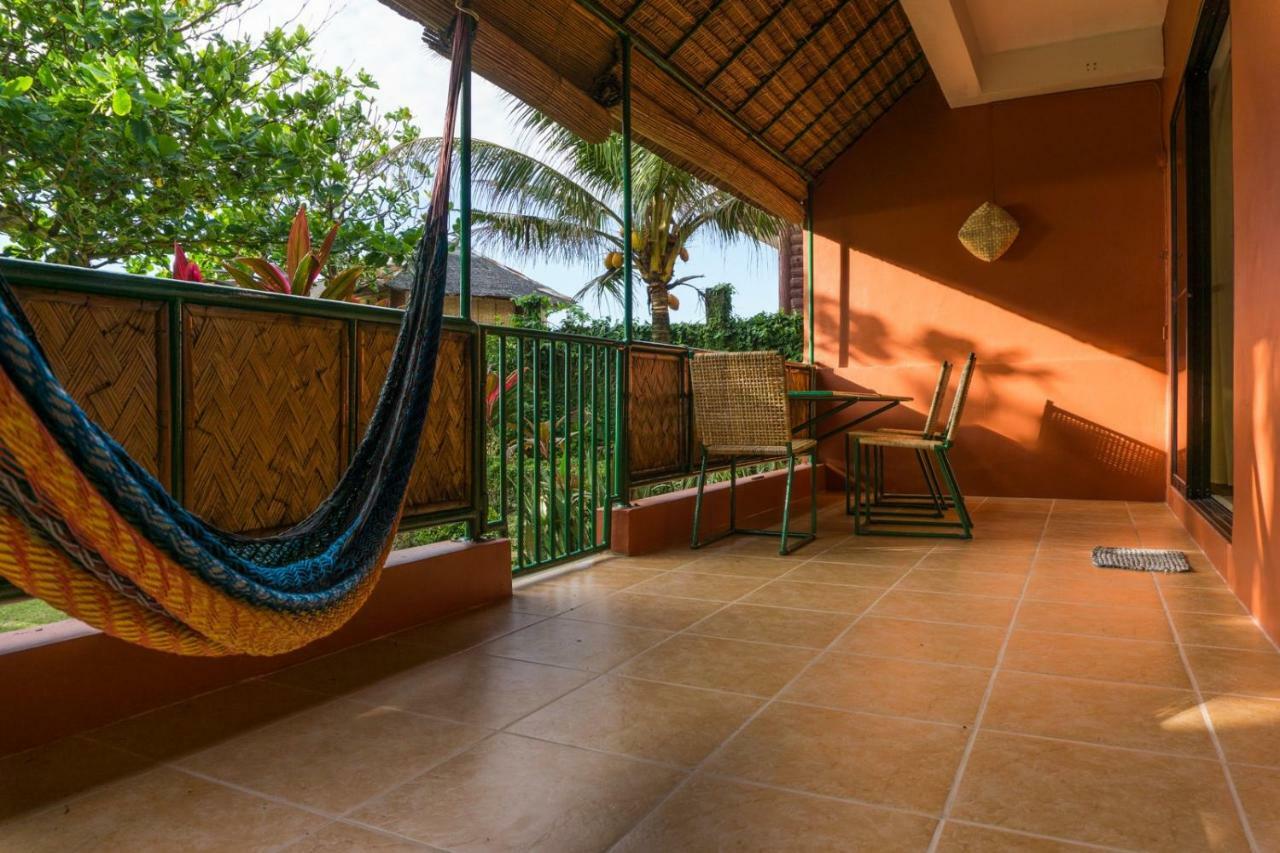 Hangout Beach Resort Caticlan Buitenkant foto