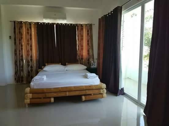 Hangout Beach Resort Caticlan Buitenkant foto